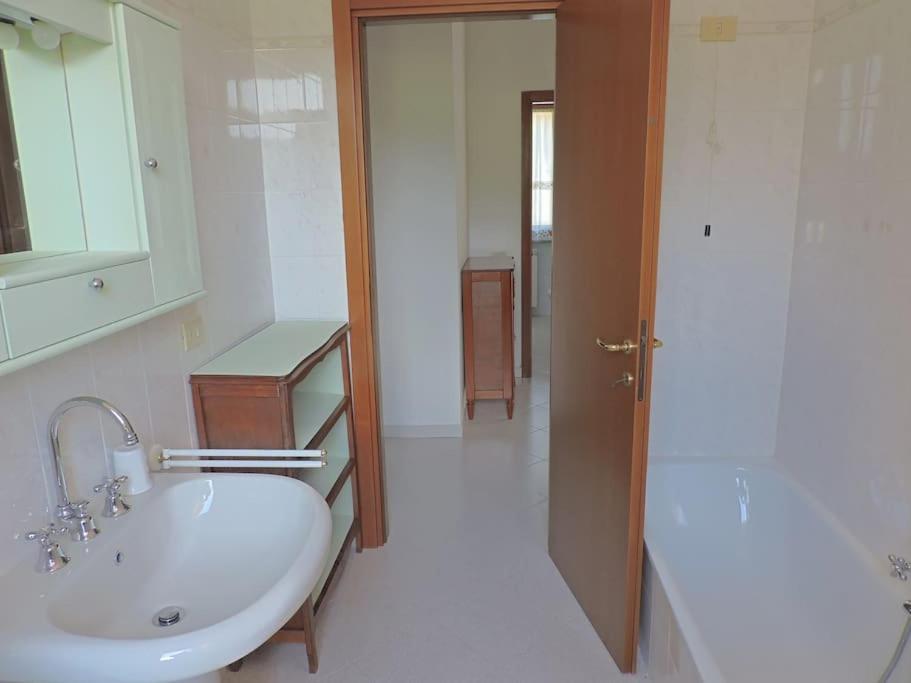 Casa Vacanze La Cicala Pontremoli Exteriör bild